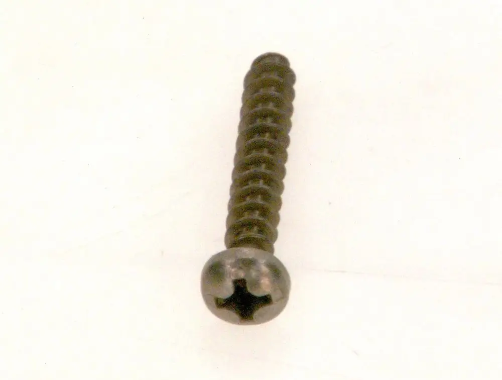 Schraube mit Kreuzschlitzkopf und einem spiralförmigen Gewinde. Die Marke Bosch ist erkennbar. Sie ist aus Metall gefertigt.